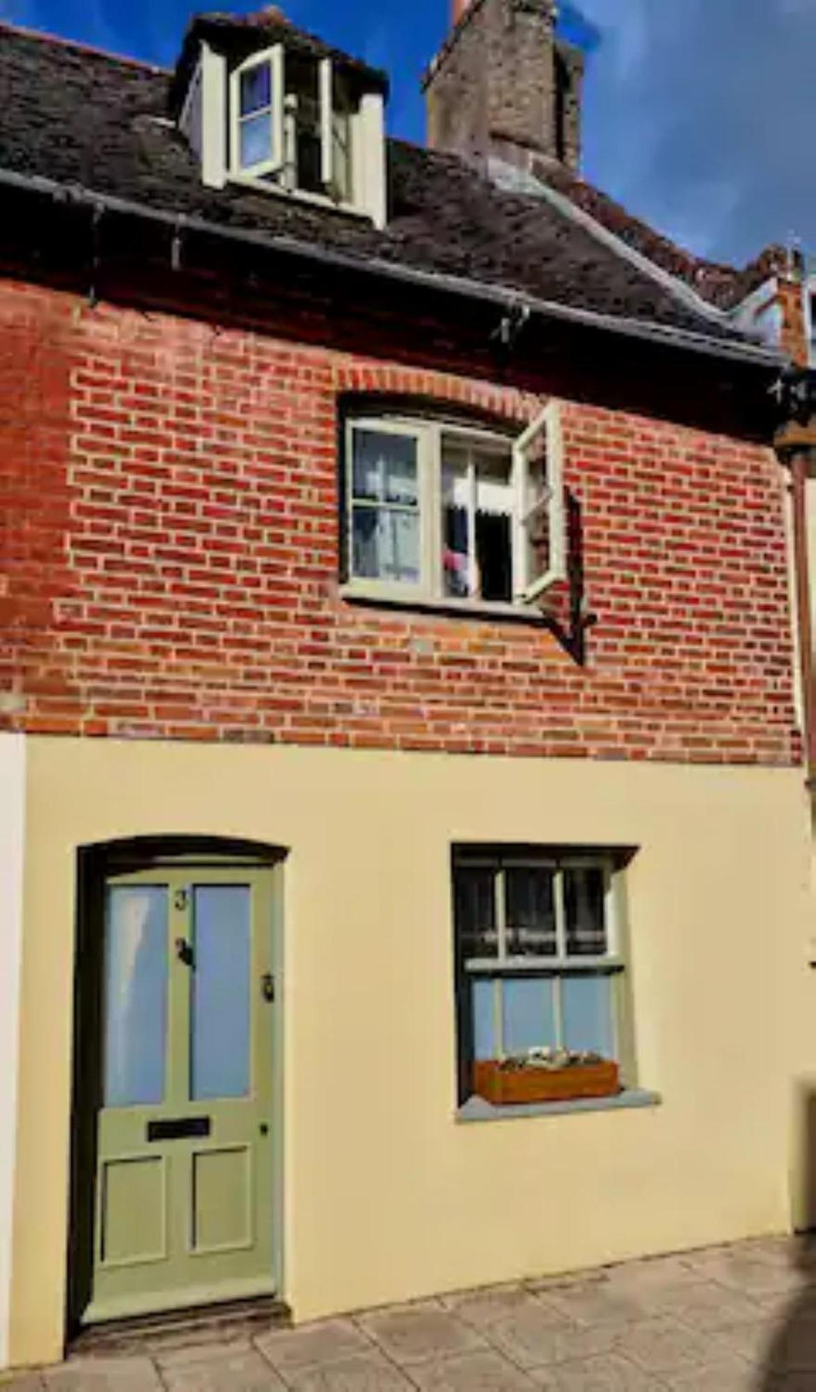 Jackdaw Cottage-Beautiful Cottage, Town Centre ウィンボーン・ミンスター エクステリア 写真